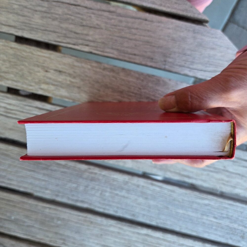 "The Treasury of Favorite Love Poems" Hardcover with Ribbon Page Marker LIKE NEW - Picture 4 of 6
